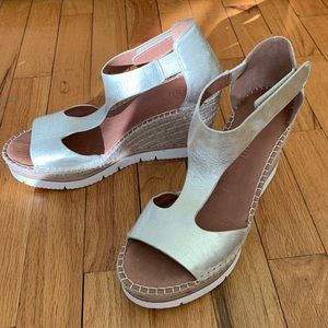 NEVER WORN metallic wedge espadrille sandals